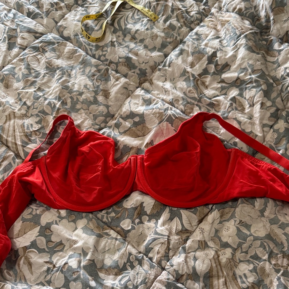 SKIMS Vibrant Red Underwire Bra - Picture 2 of 8